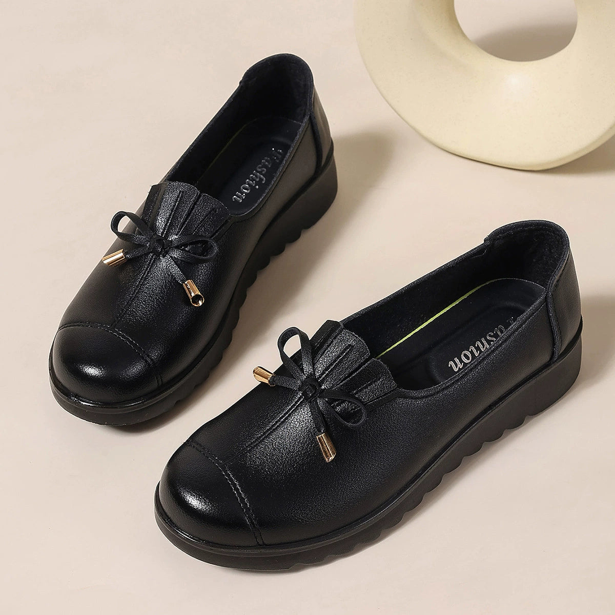Damen Slipper aus weichem Leder – Zeitlos elegant & bequem