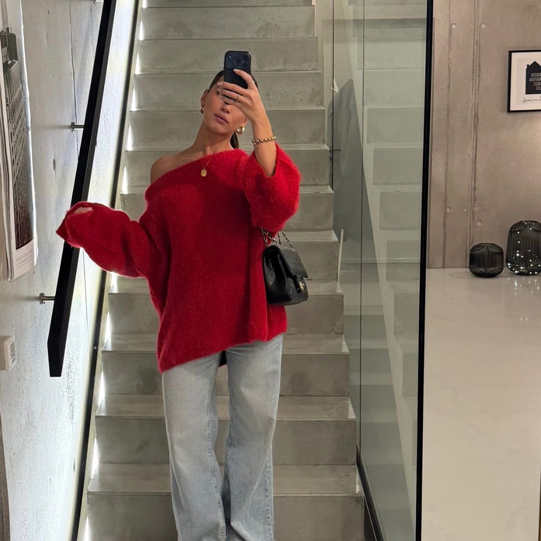 Ultra-Soft Off-Shoulder Strick
