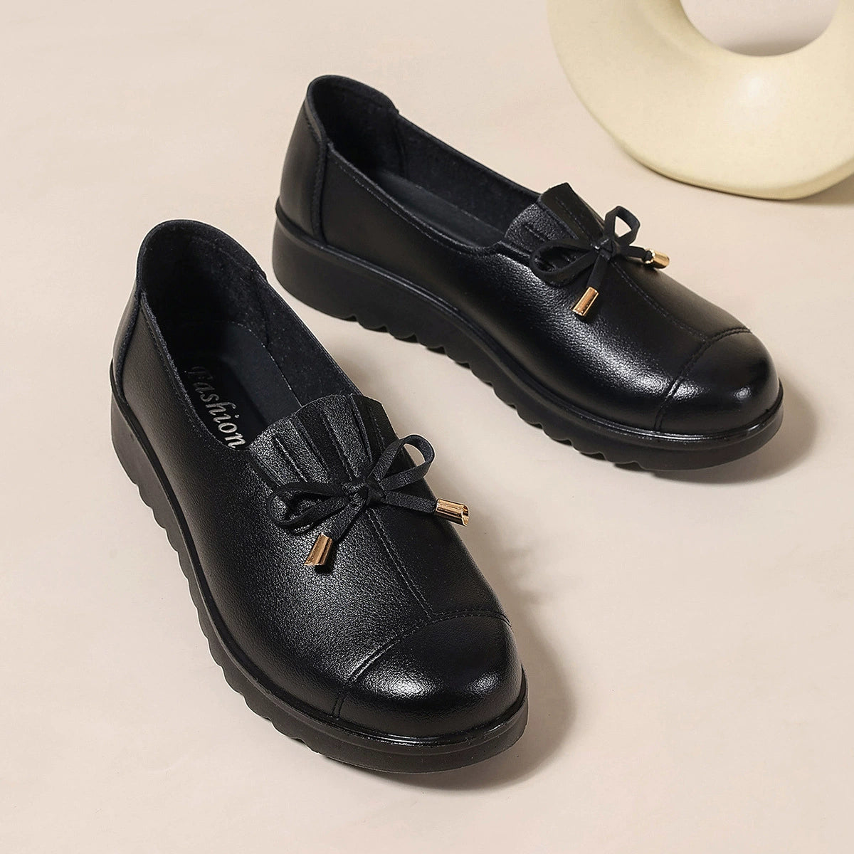 Damen Slipper aus weichem Leder – Zeitlos elegant & bequem