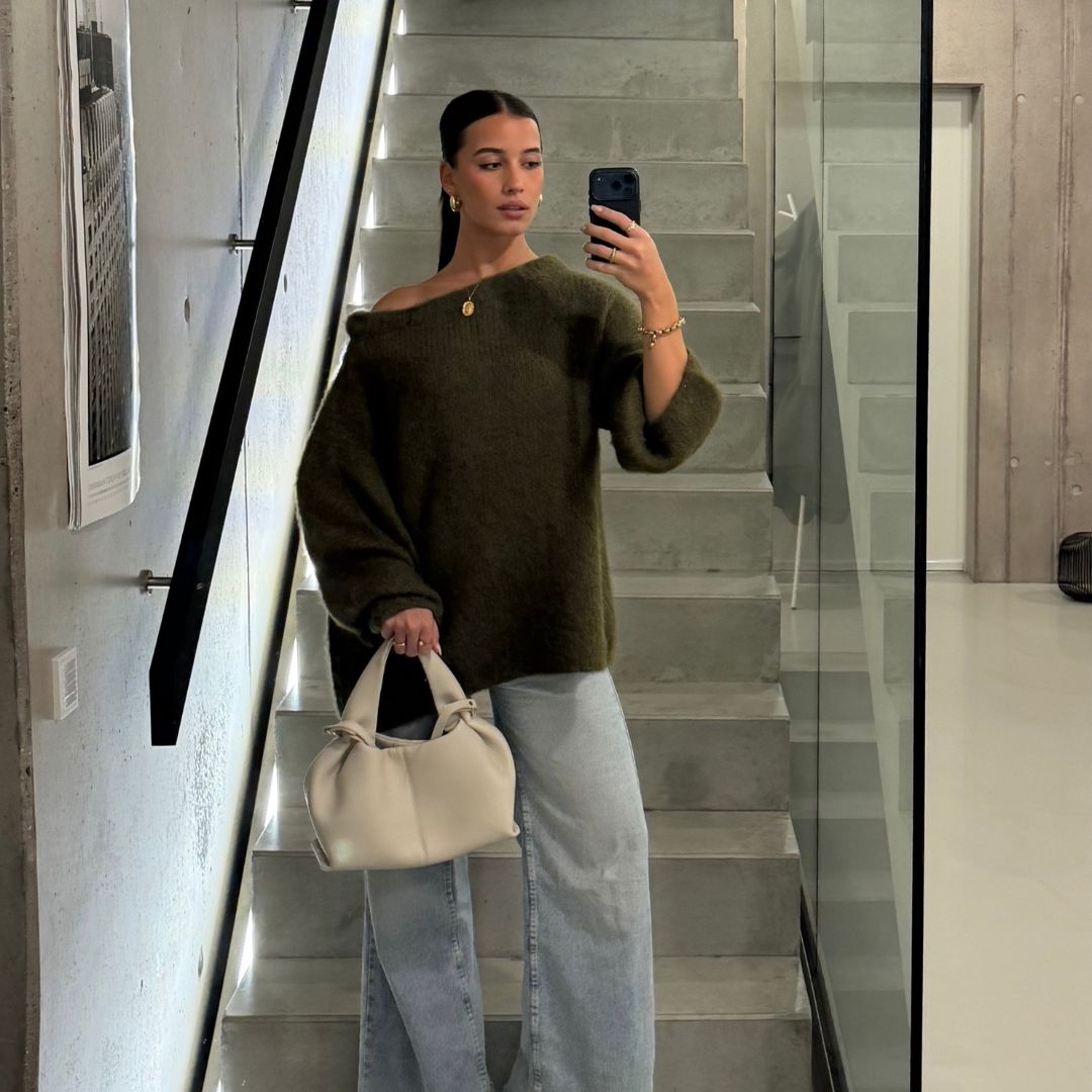 Ultra-Soft Off-Shoulder Strick