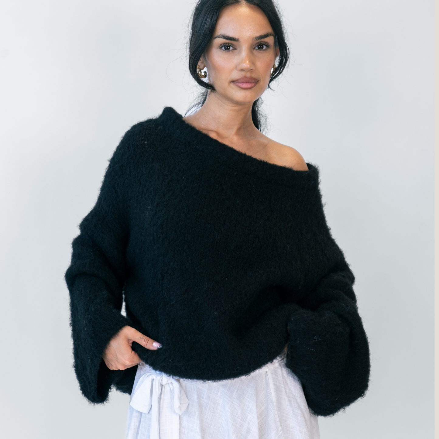 Ultra-Soft Off-Shoulder Strick
