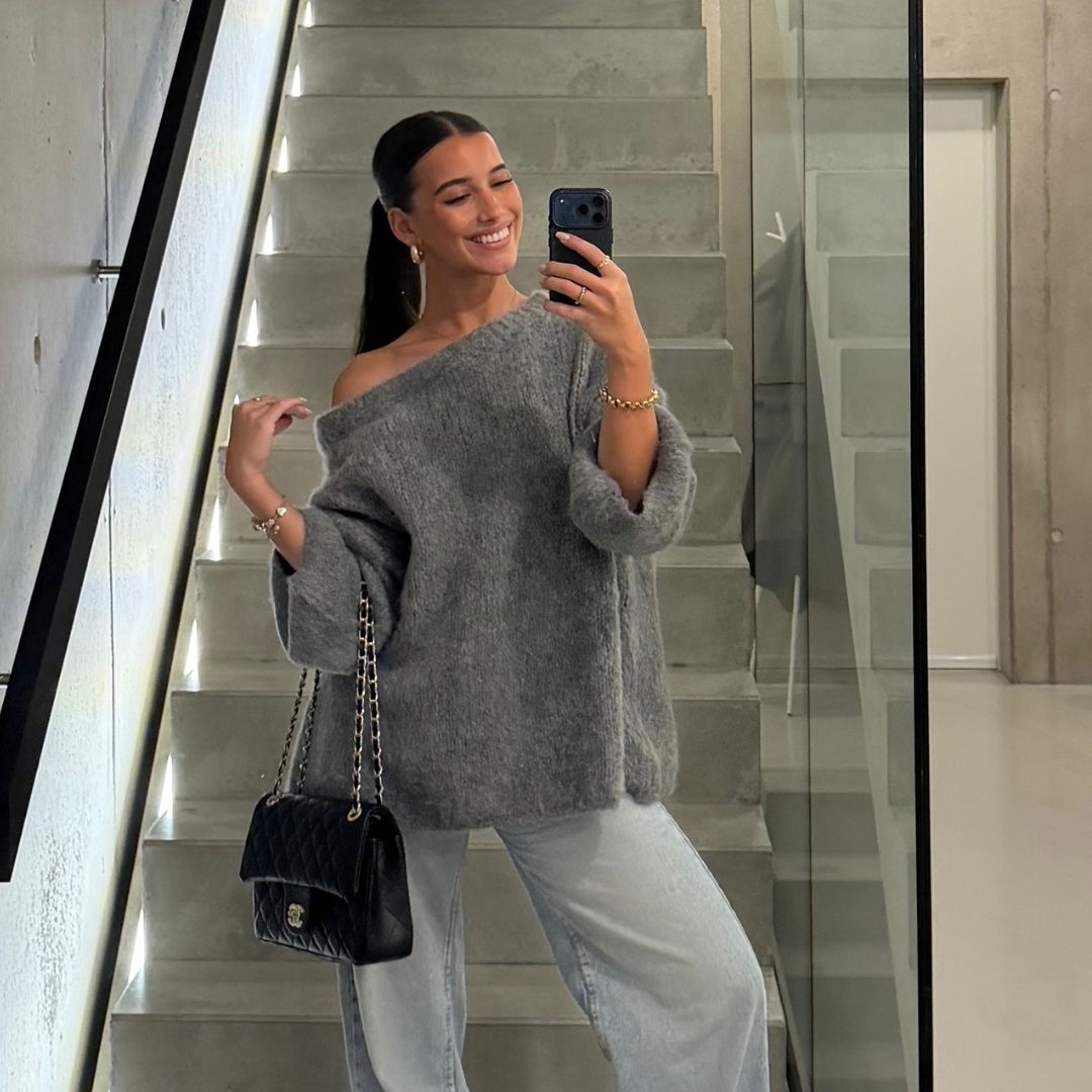 Ultra-Soft Off-Shoulder Strick