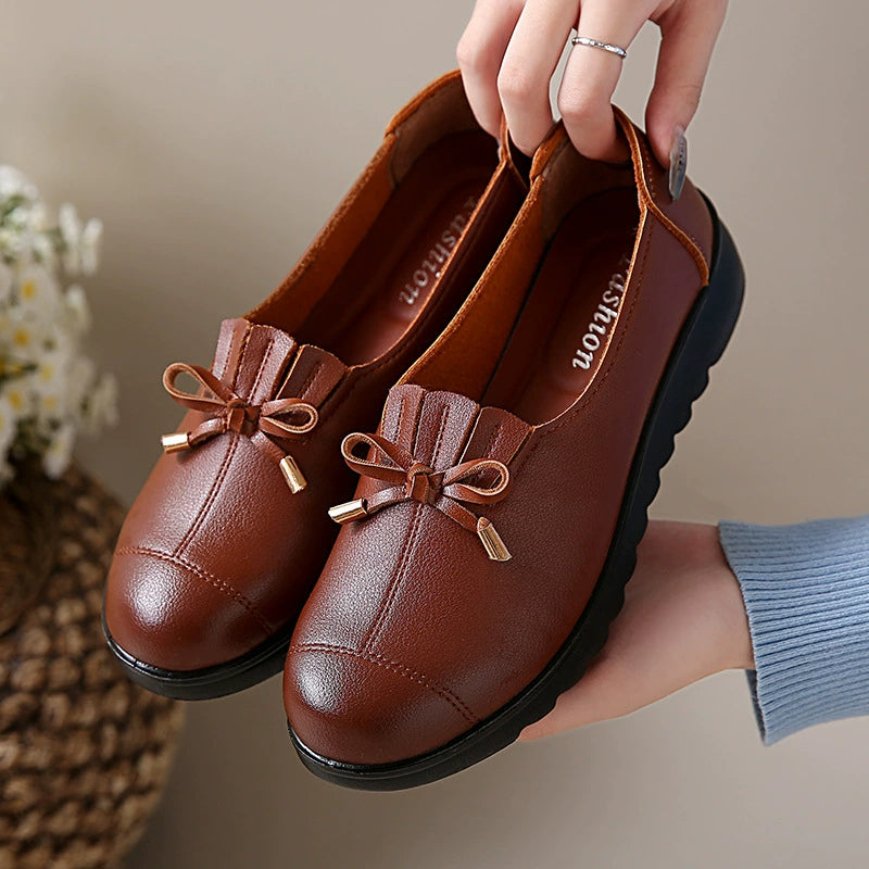 Damen Slipper aus weichem Leder – Zeitlos elegant & bequem