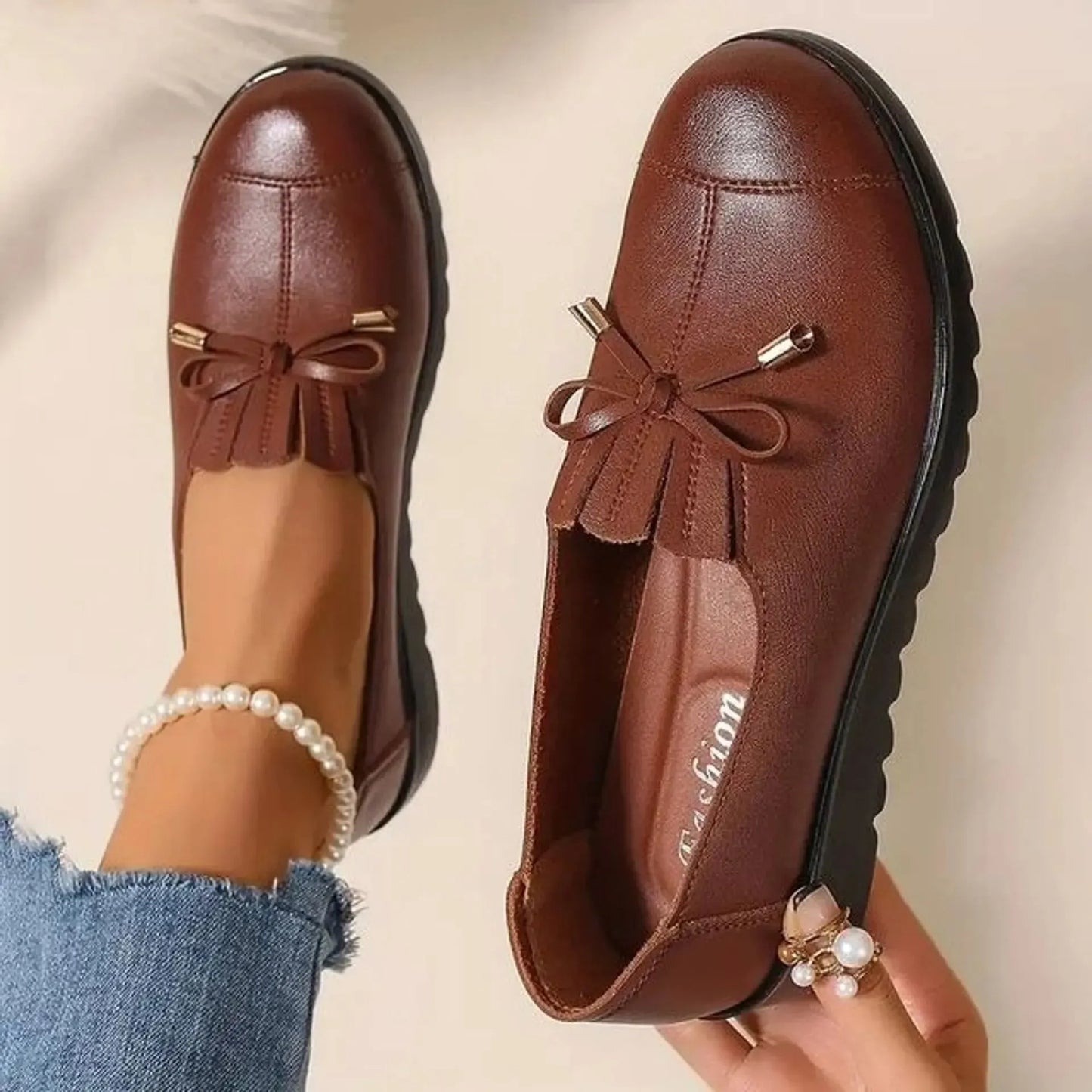 Damen Slipper aus weichem Leder – Zeitlos elegant & bequem