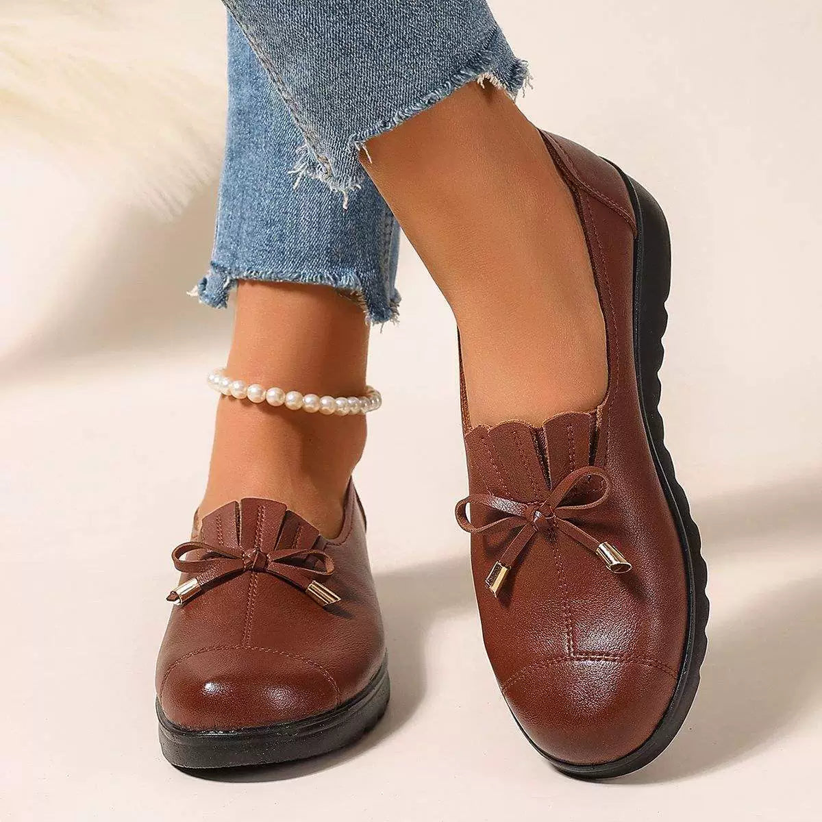Damen Slipper aus weichem Leder – Zeitlos elegant & bequem