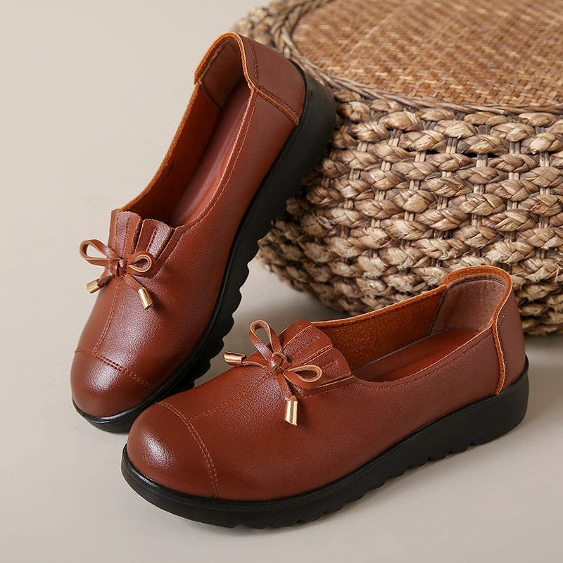 Damen Slipper aus weichem Leder – Zeitlos elegant & bequem