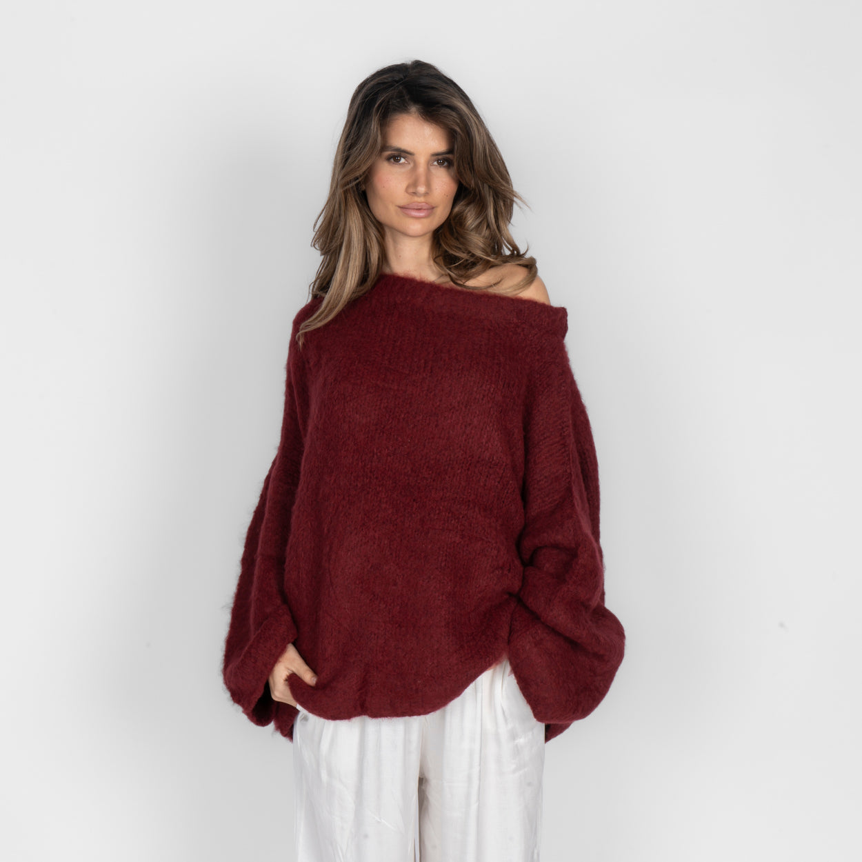Ultra-Soft Off-Shoulder Strick