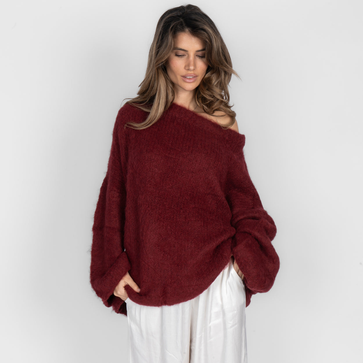 Ultra-Soft Off-Shoulder Strick
