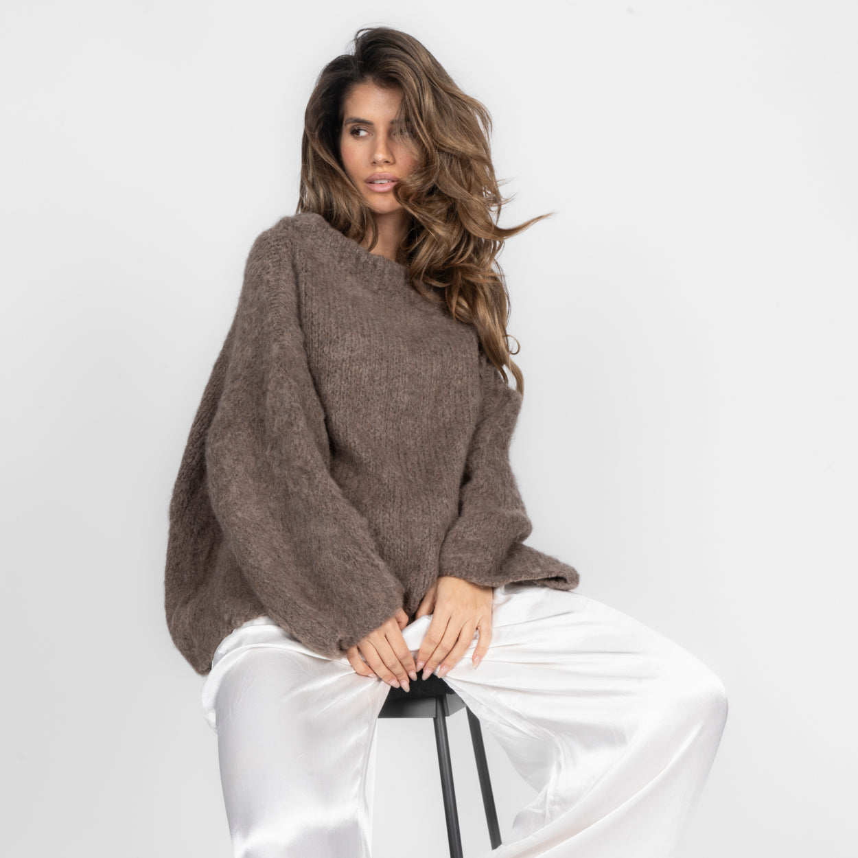 Ultra-Soft Off-Shoulder Strick