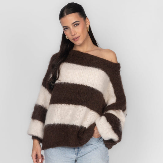 Ultra-weicher Off-Shoulder Streifenstrick