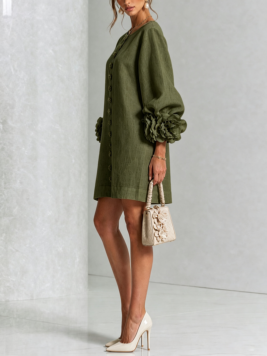 Olivenfarbenes Blumen-Button-Down-Minikleid mit auffälligen Blumenmanschetten