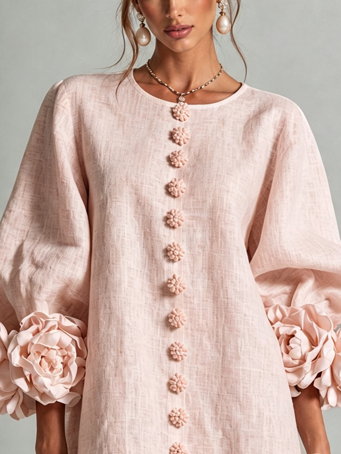 Rosa Blumenhemd-Mini-Kleid mit auffälligen Blumenmanschetten