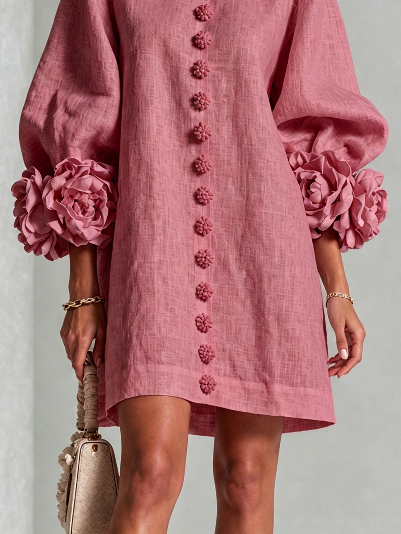 Vintage-Rosen-Blumenkleid mit auffälligen Blumenmanschetten