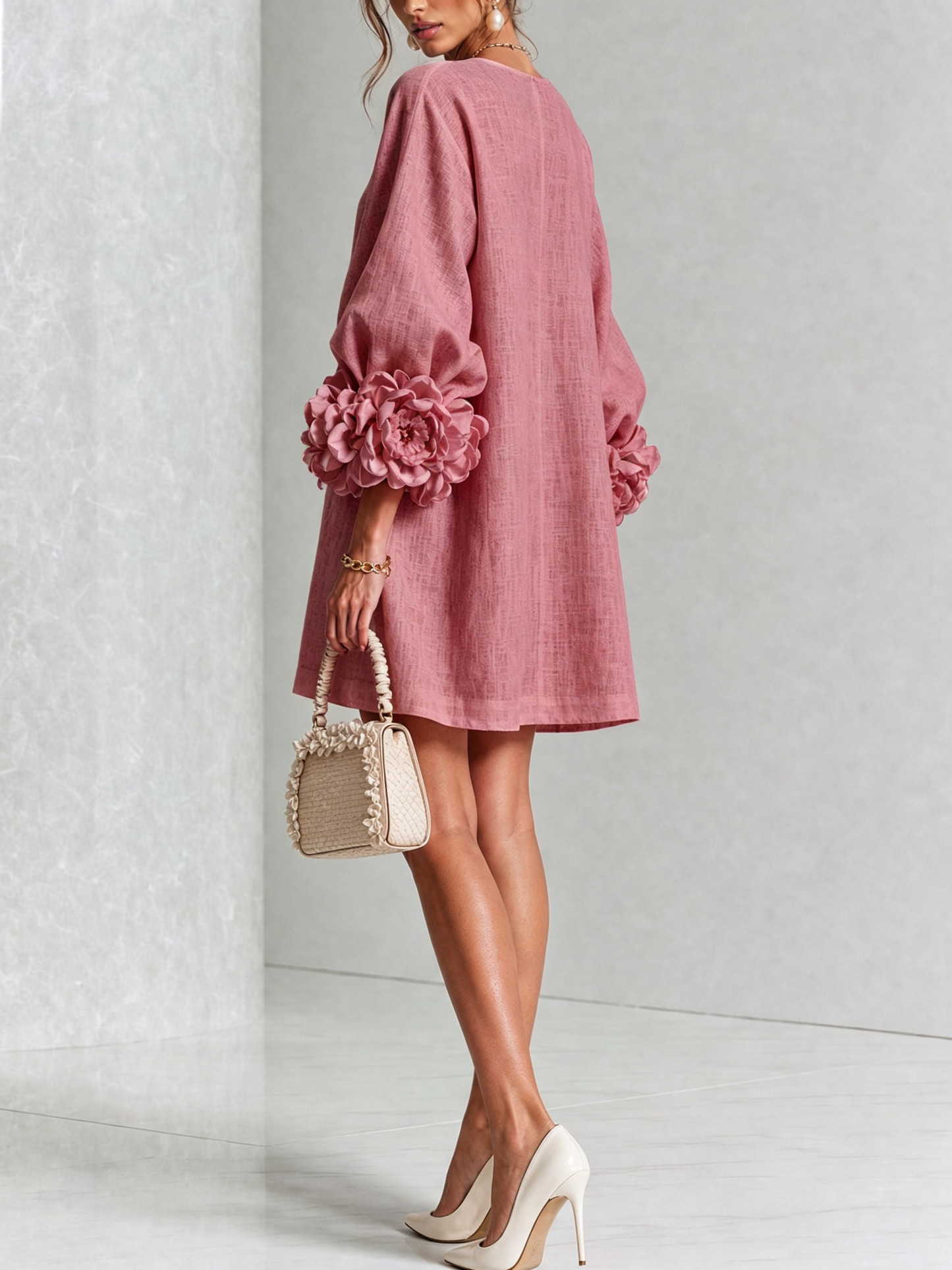 Vintage-Rosen-Blumenkleid mit auffälligen Blumenmanschetten