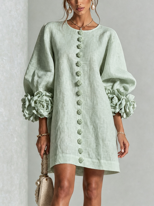 Sage Mist Floral Button-down Mini-Kleid mit auffälligen Blumenmanschetten